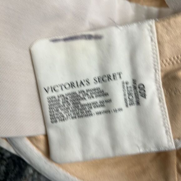 NWT Victorias Secret BIOFIT Multi-way Strapless lightly padded off White Bra 40D - Picture 10 of 10